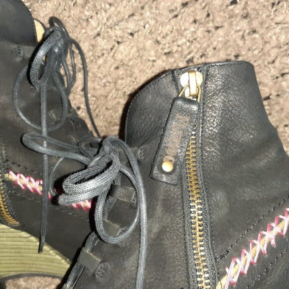 JOHN FLUEVOG-WRITES Angelou-Black Nubuck Leather - Picture 6 of 8